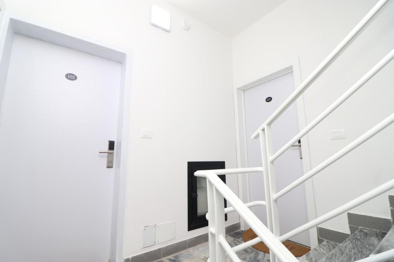 Heming-Way Hotel Durrës Kültér fotó