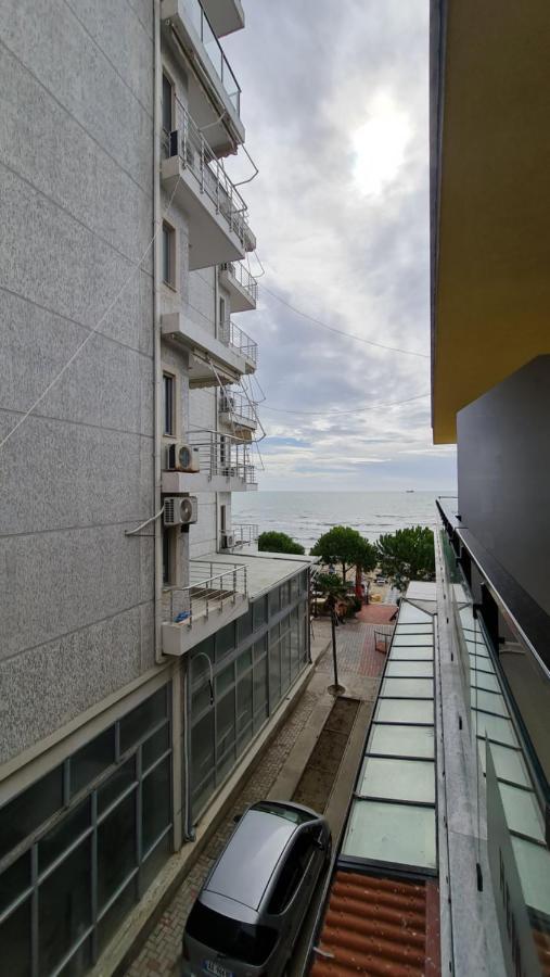 Heming-Way Hotel Durrës Kültér fotó